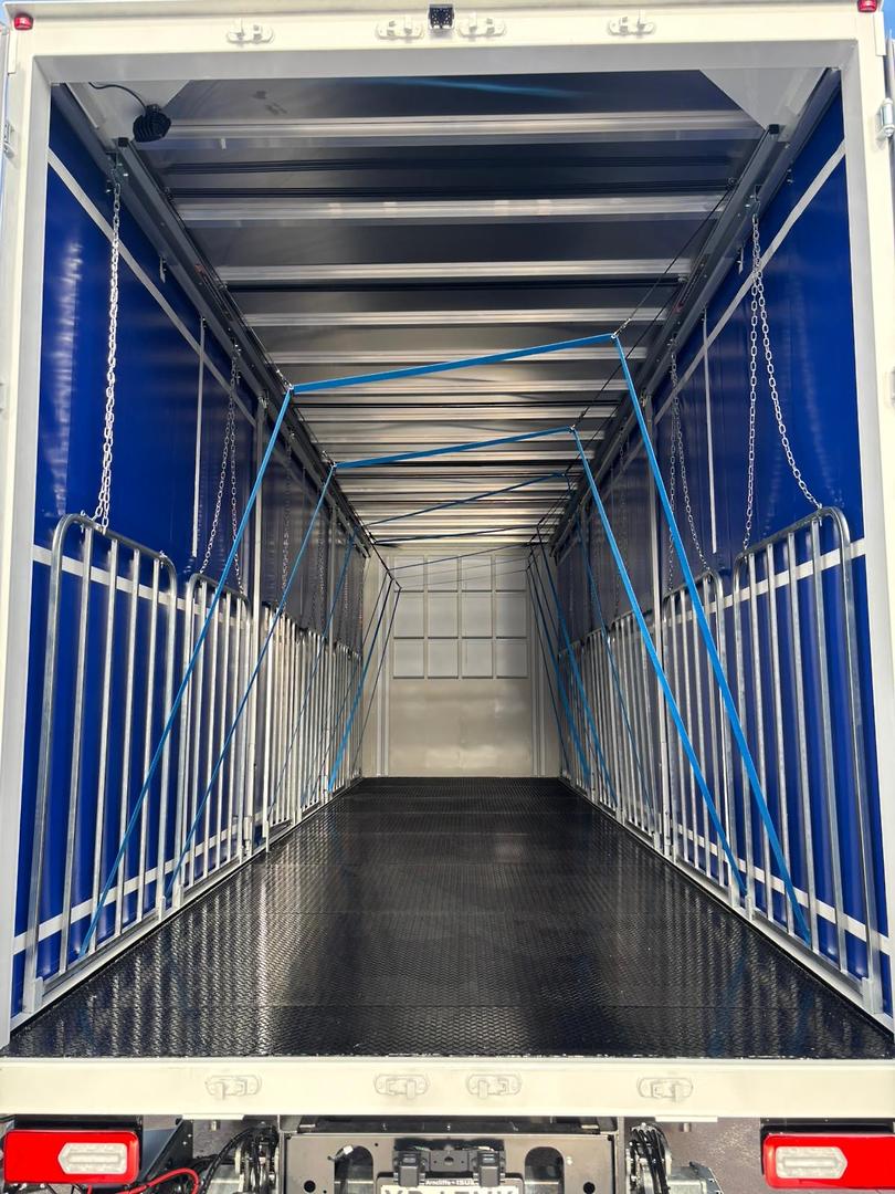 2025 Isuzu F Series FVL 260-300 AT R67 Curtainsider image 6