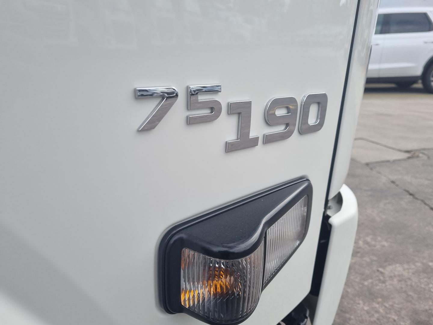 2022 Isuzu N Series NPR 75-190 image 13