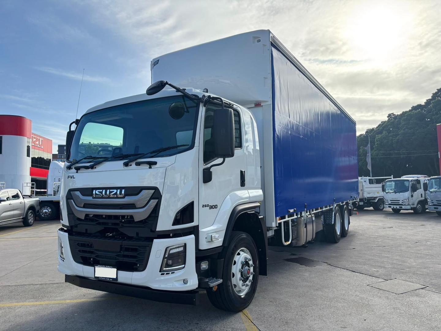 2025 Isuzu F Series FVL 260-300 AT R67 Curtainsider image 2