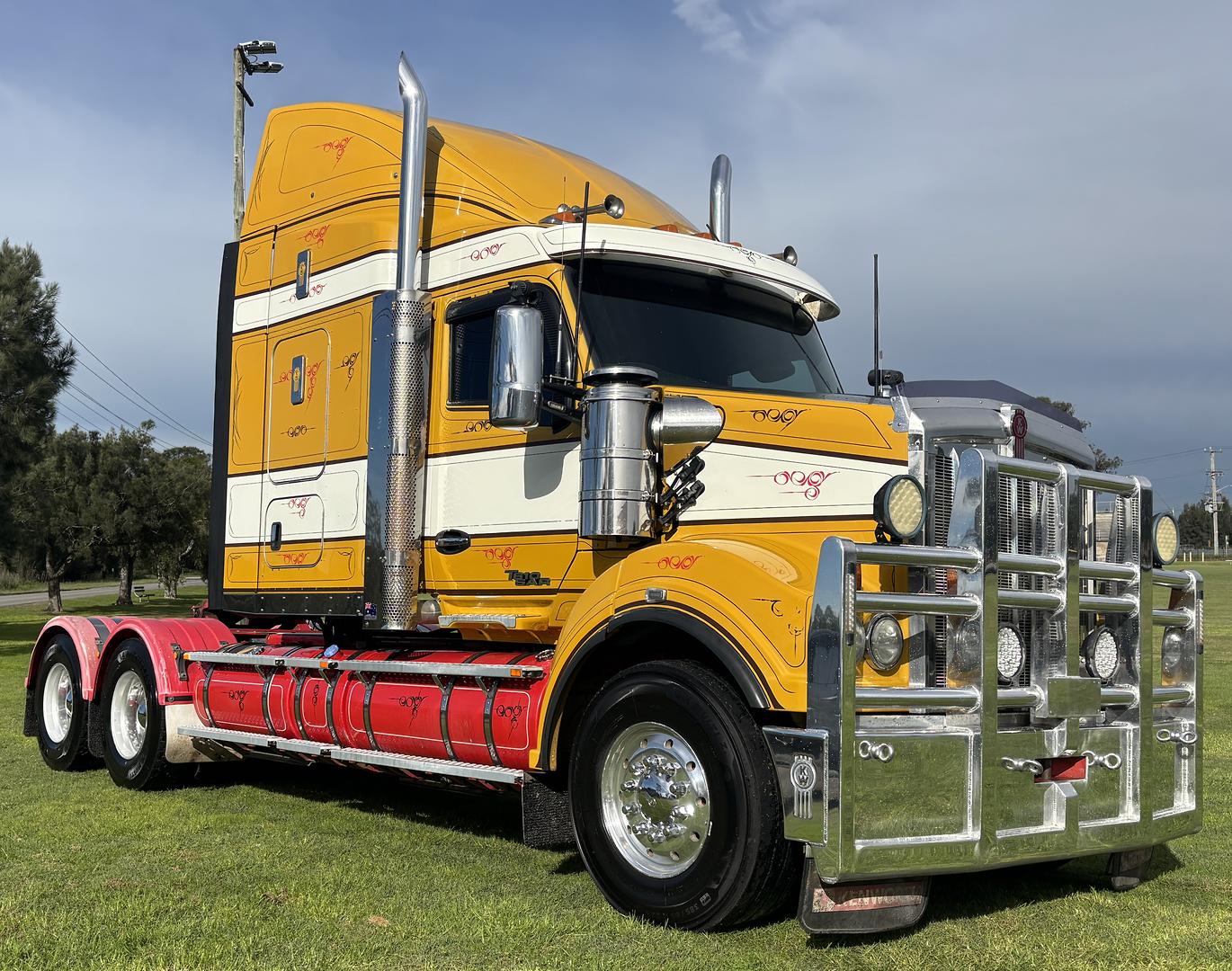 2019 Kenworth T610 SAR Ultra Shift image 9