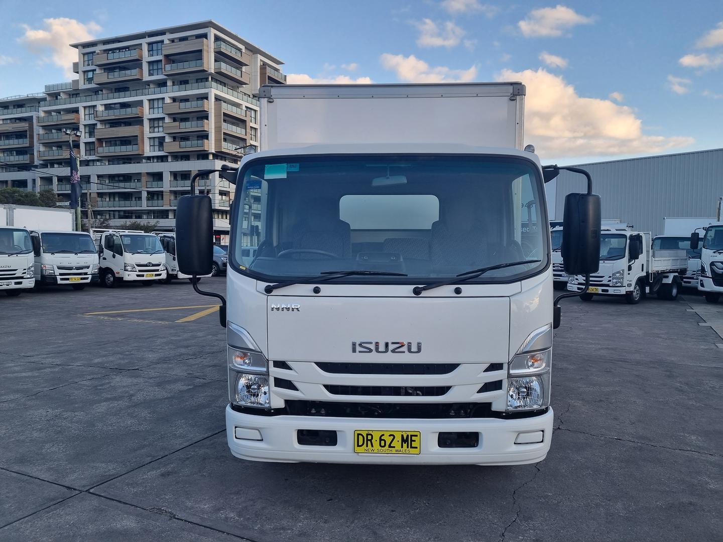 2022 Isuzu N Series NNR 45-150 image 3