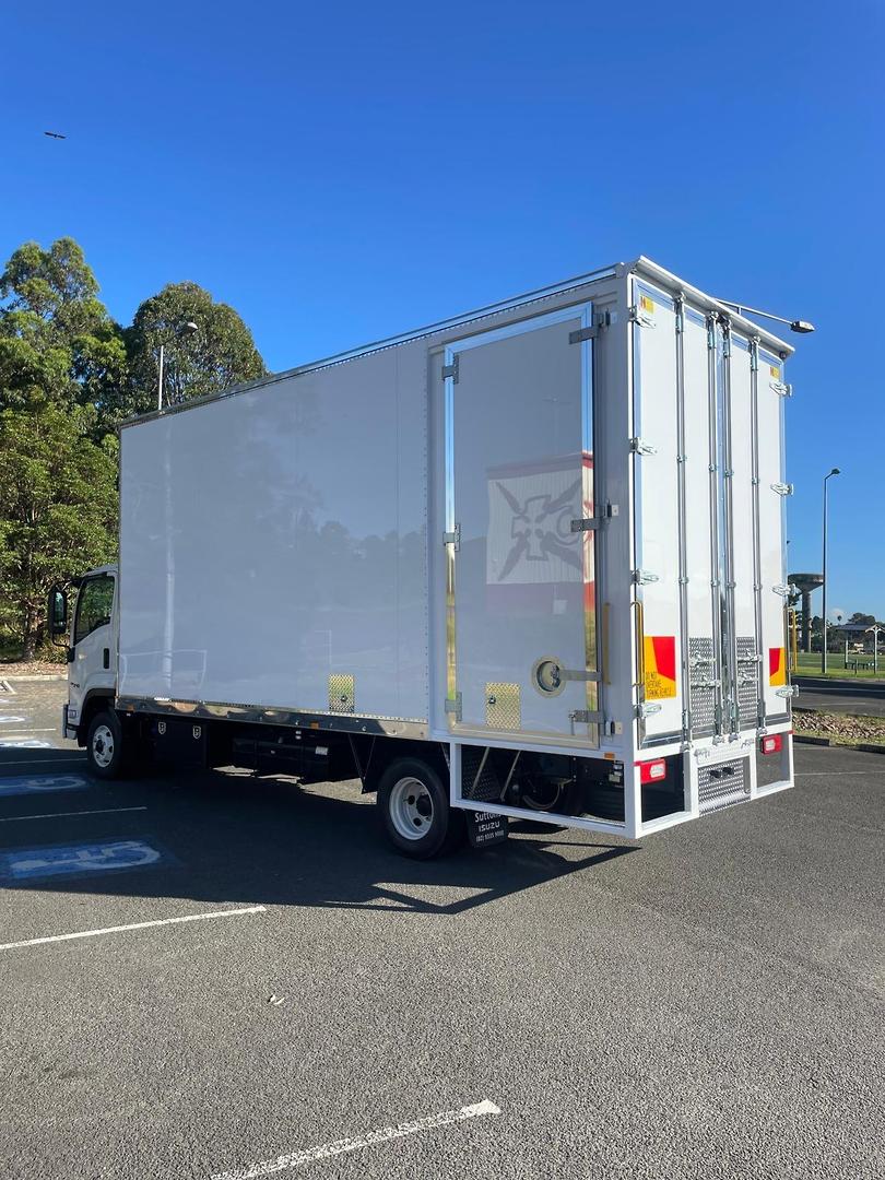 2025 Isuzu F Series FRR 110-240 AM D50 HOMEALLOY 10 Pallet Furniture Pan image 11