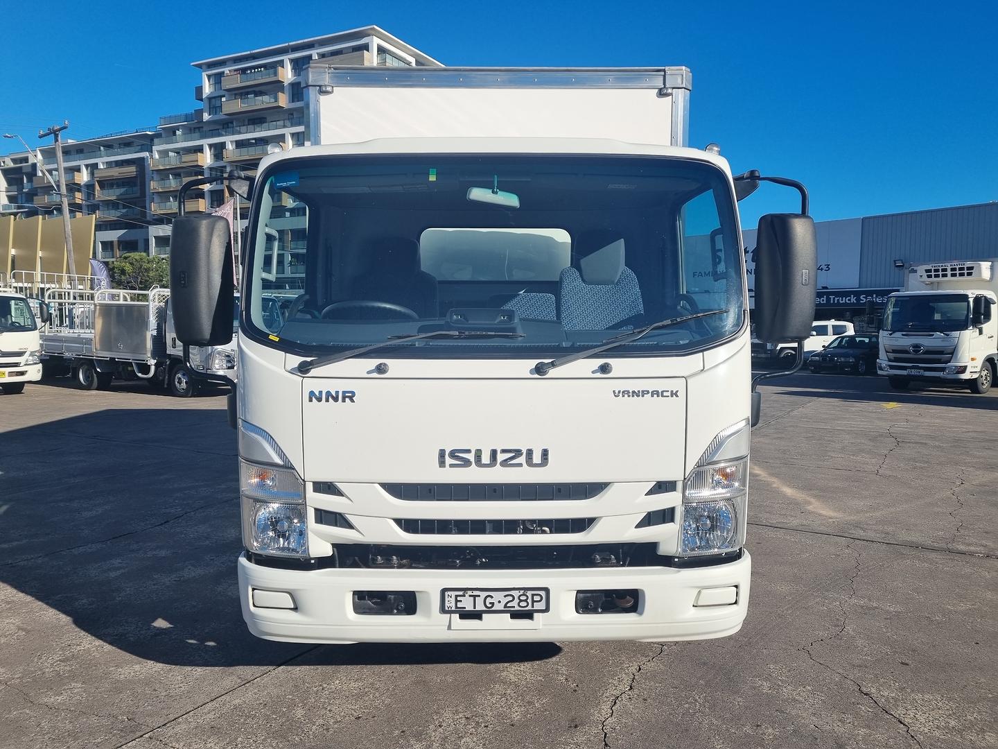 2021 Isuzu N Series NNR 45-150 Vanpack image 3