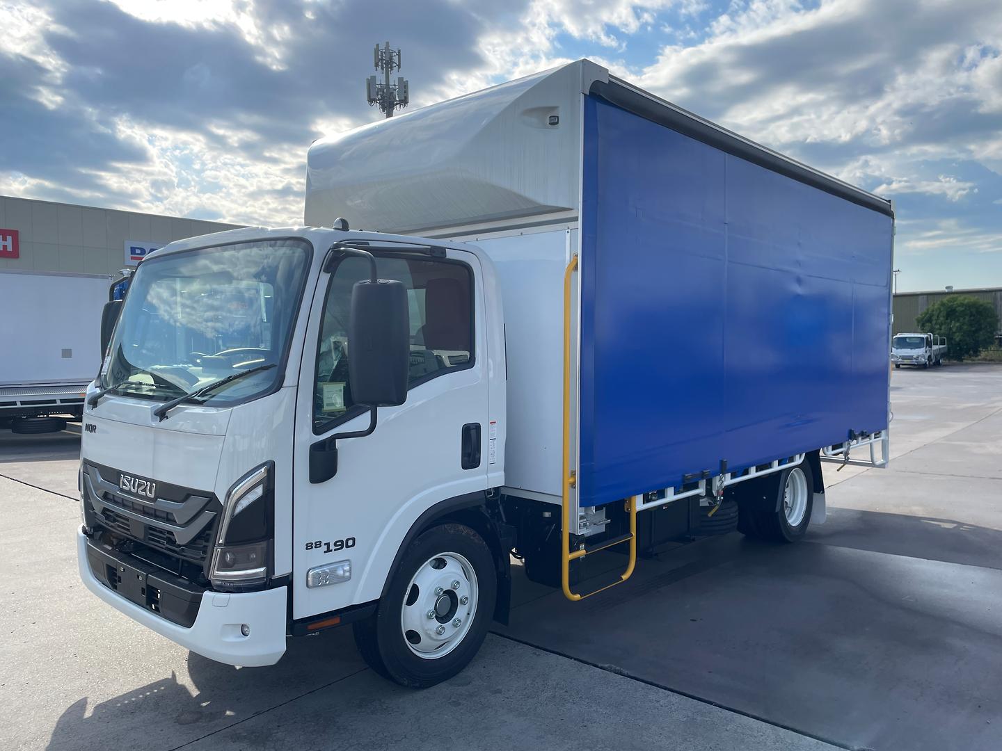 2025 Isuzu NQR 88/80-190 AM D42 Limited Edition 8 Pallet Freightpack Limited Edition 8 Pallet Freightpack image 3