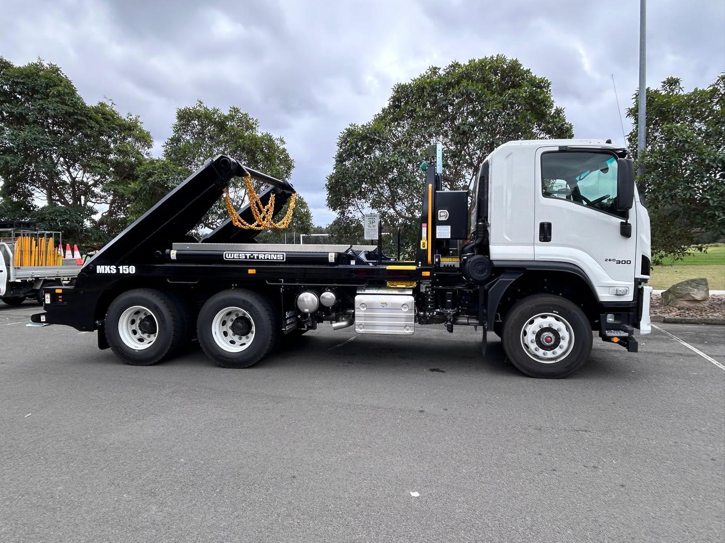 2025 Isuzu F Series FVZ 260-300 AT R46 West Trans MX150 image 5