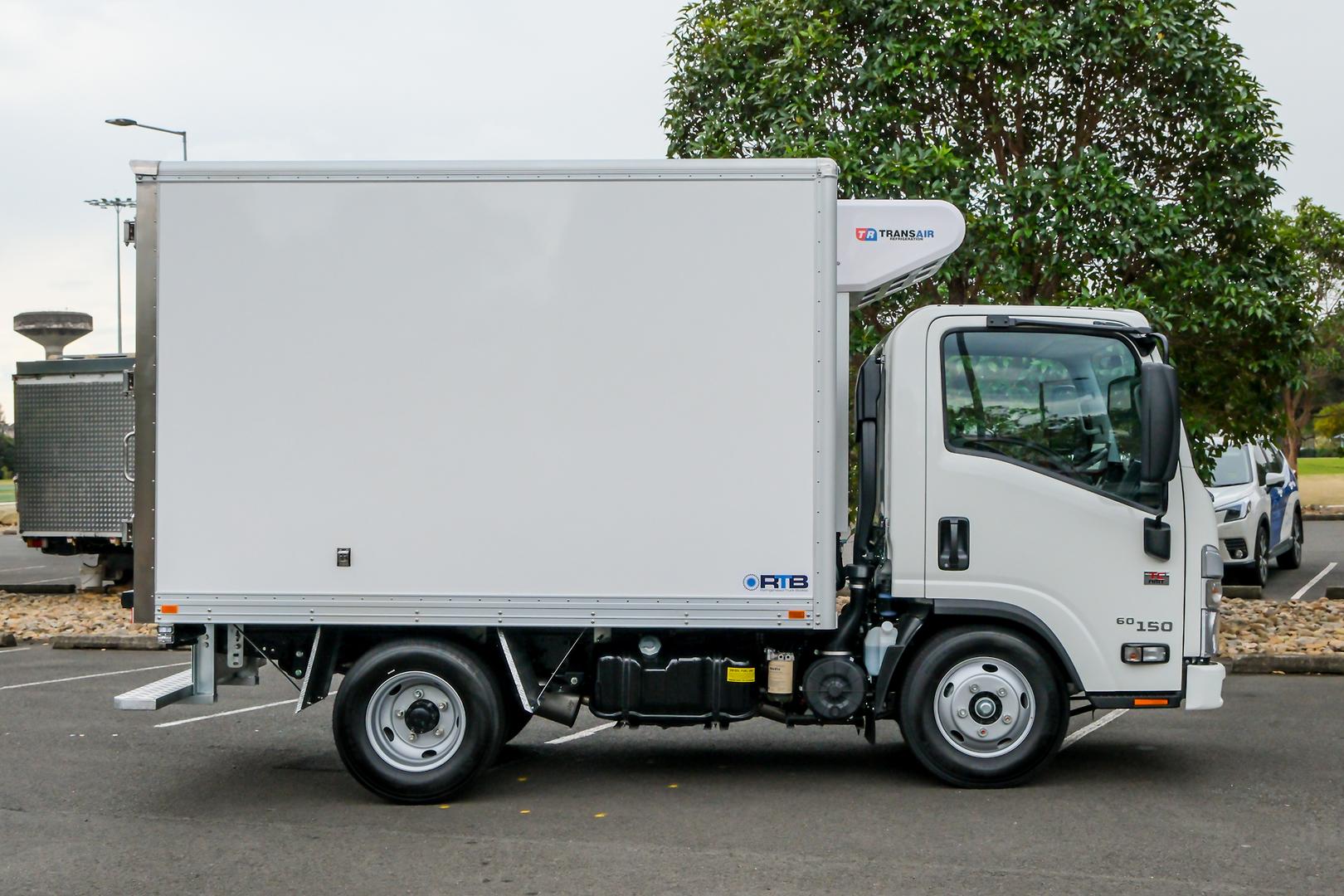 2025 Isuzu N Series NMR 60/45-150 RTB Fridge Truck image 3