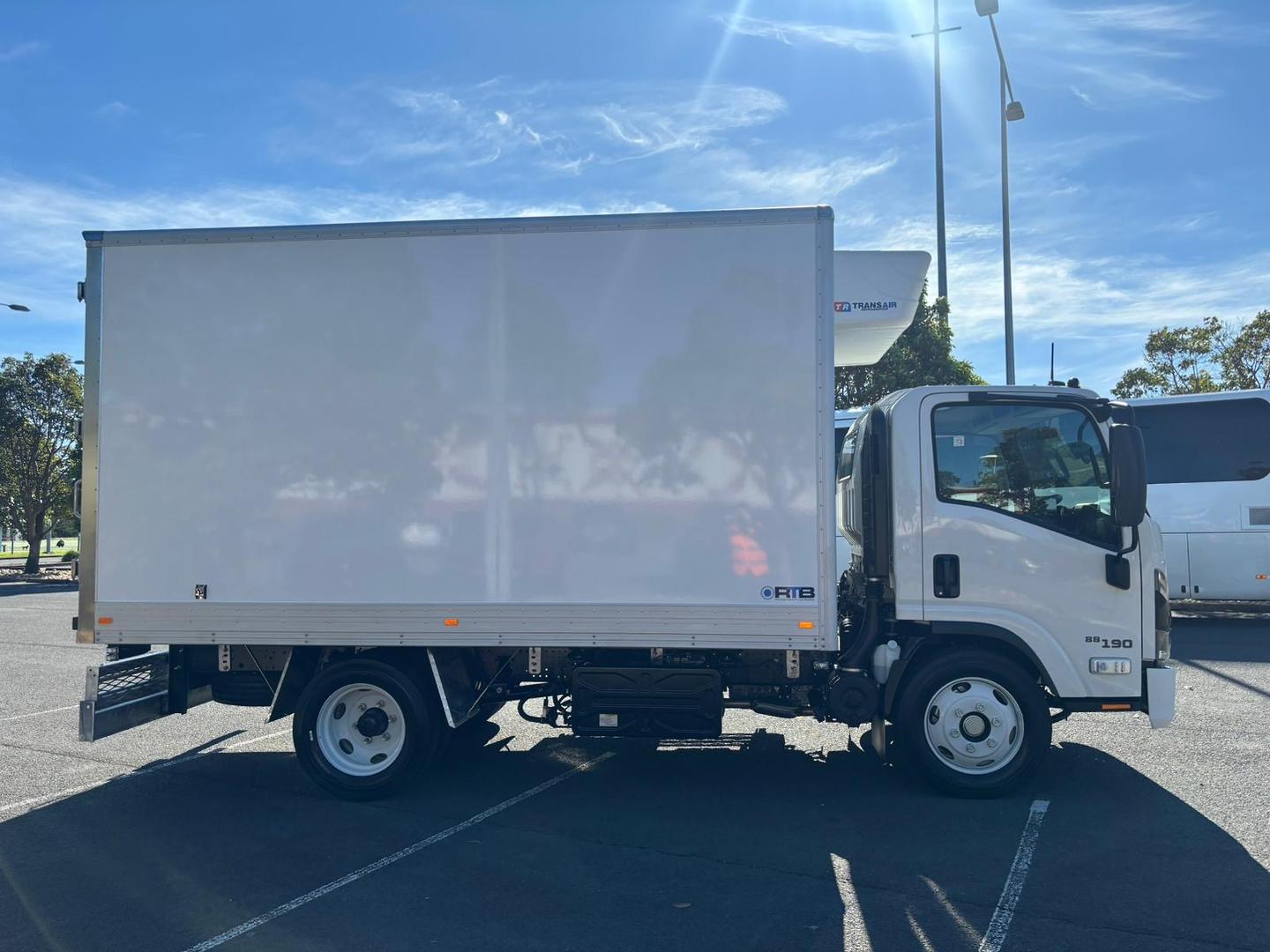 2025 Isuzu N Series NQR 88/80-190 AM D34 image 2