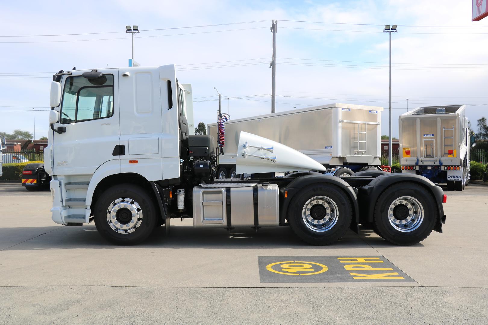 2024 DAF FTT CF530 Sleeper Cab image 8