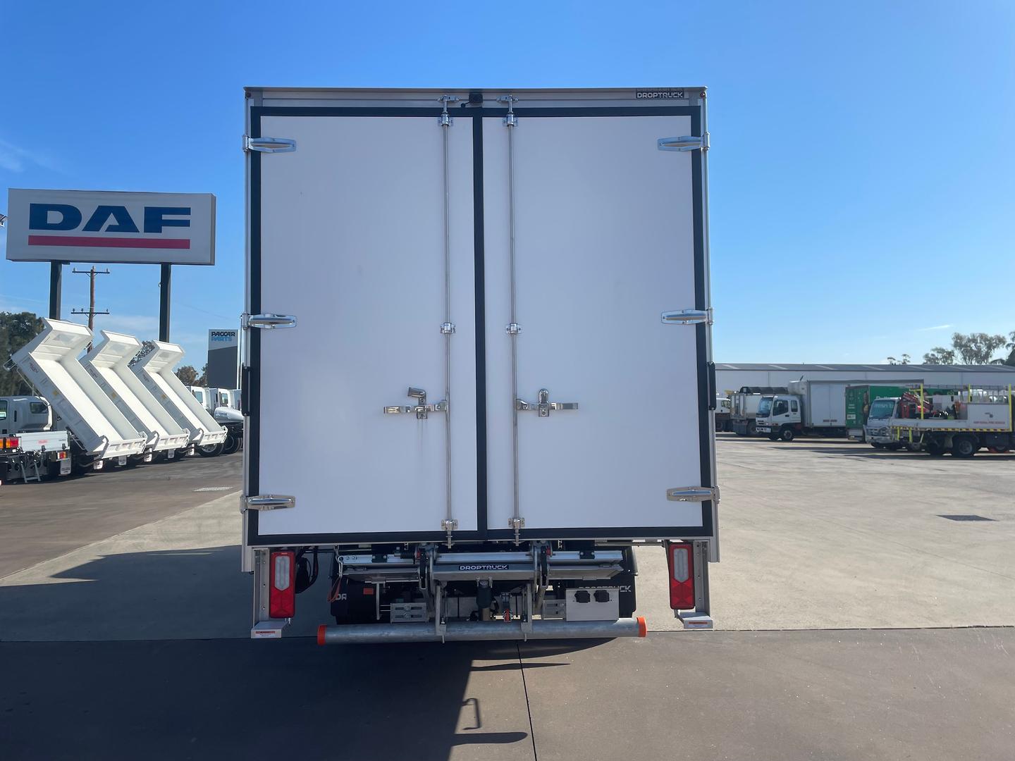 2025 Isuzu NQR 88/80-190 AM NQR 88/80-190 AM D34 PanTech image 6