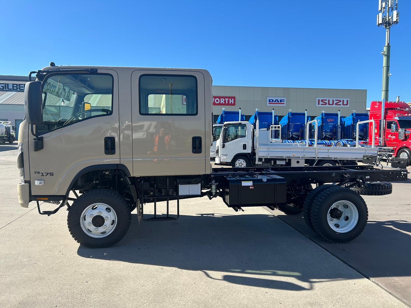 2026 Isuzu N Series NPS 75-175 MT C34 image 11
