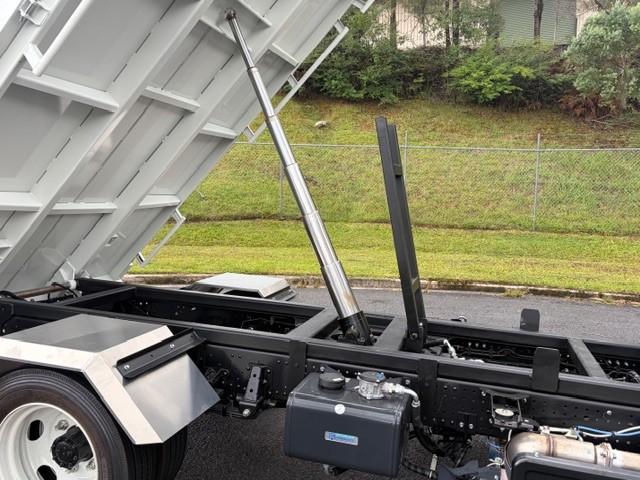 2025 Isuzu NQR 88/80-190 AM D38 Tipper Tipper image 11