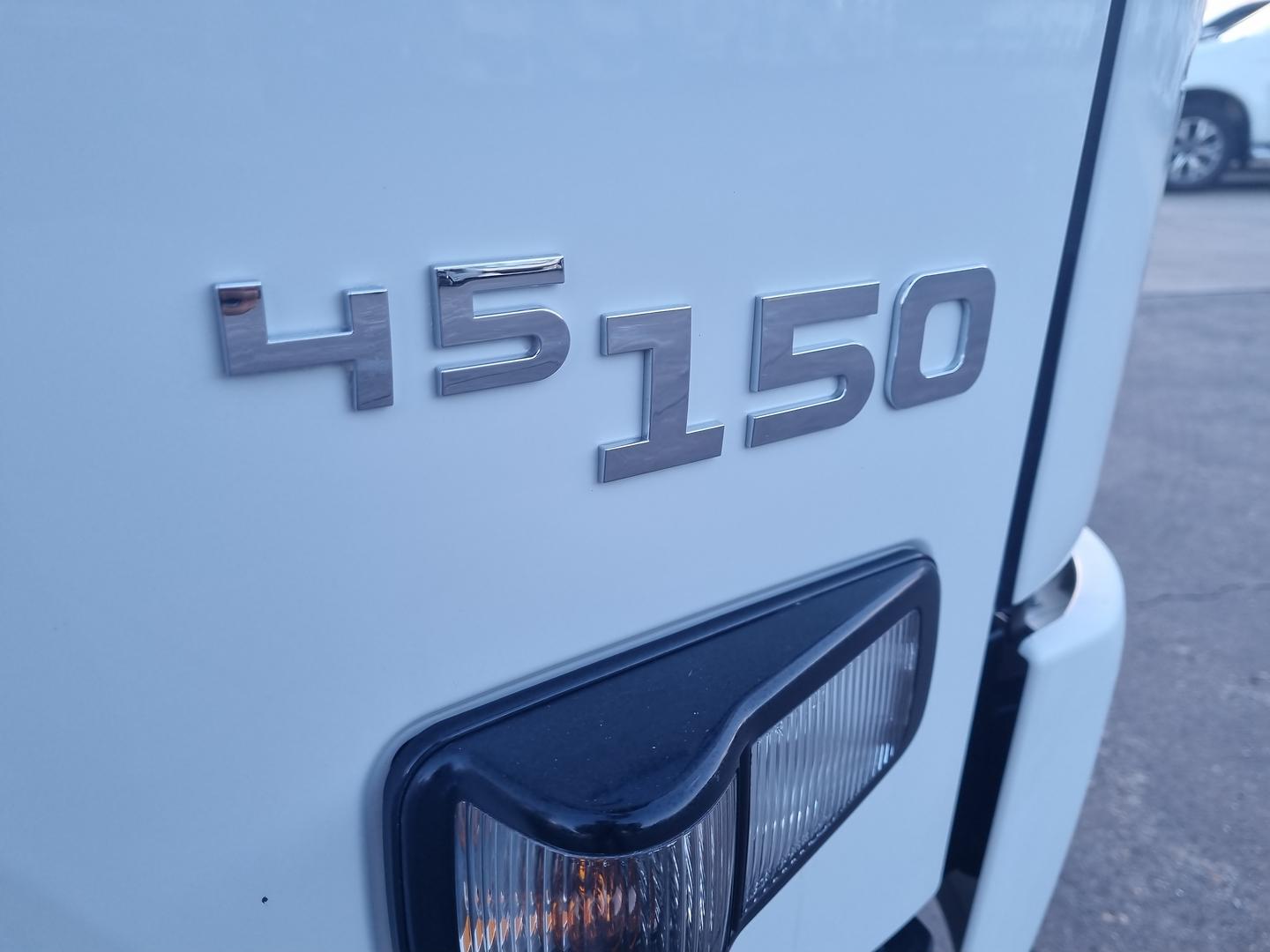 2022 Isuzu N Series NNR 45-150 image 14