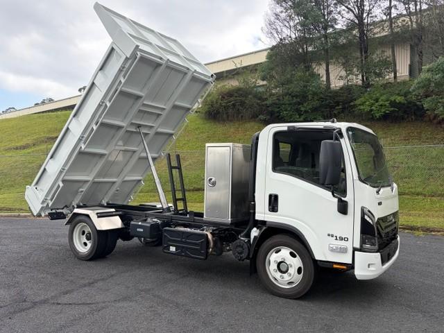 2025 Isuzu NQR 88/80-190 AM D38 Tipper Tipper image 2