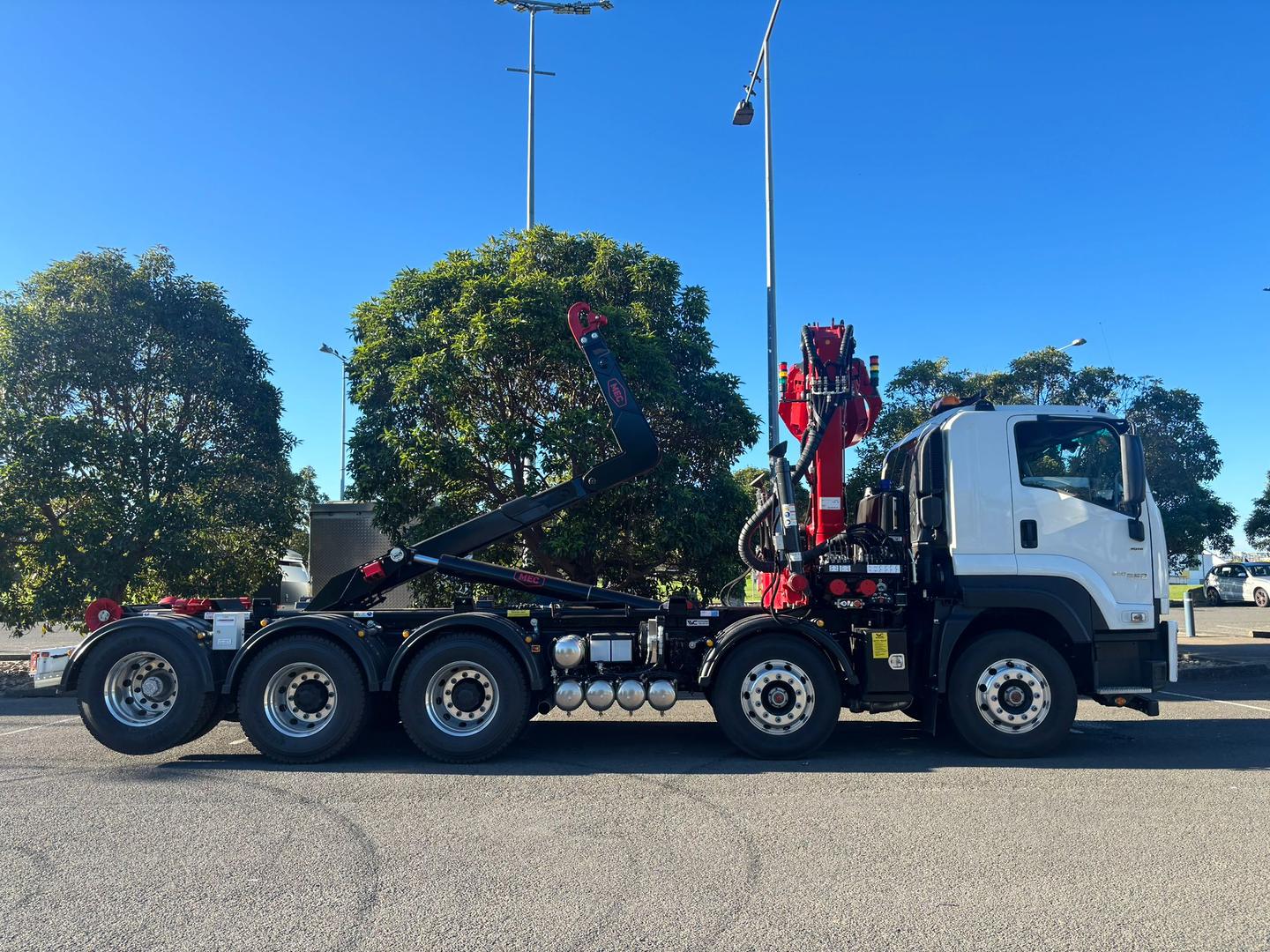2025 Isuzu F Series FYJ300-350 image 9