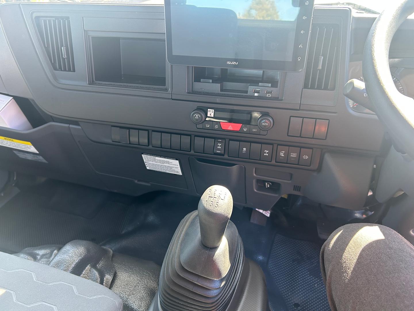 2026 Isuzu N Series NPS 75-175 MT C34 image 9