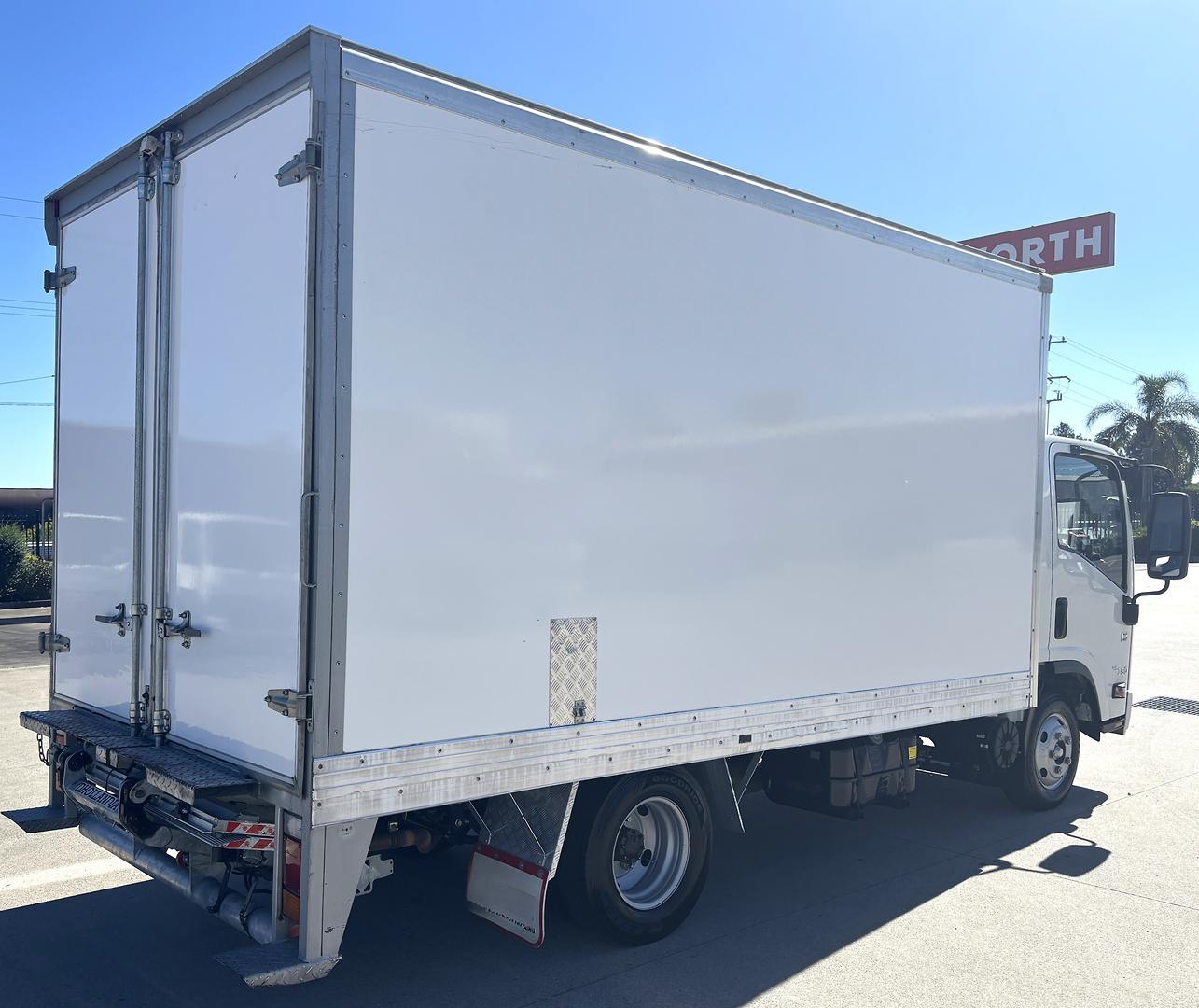 2022 Isuzu N Series NNR 45-150 Factory Warranty image 7