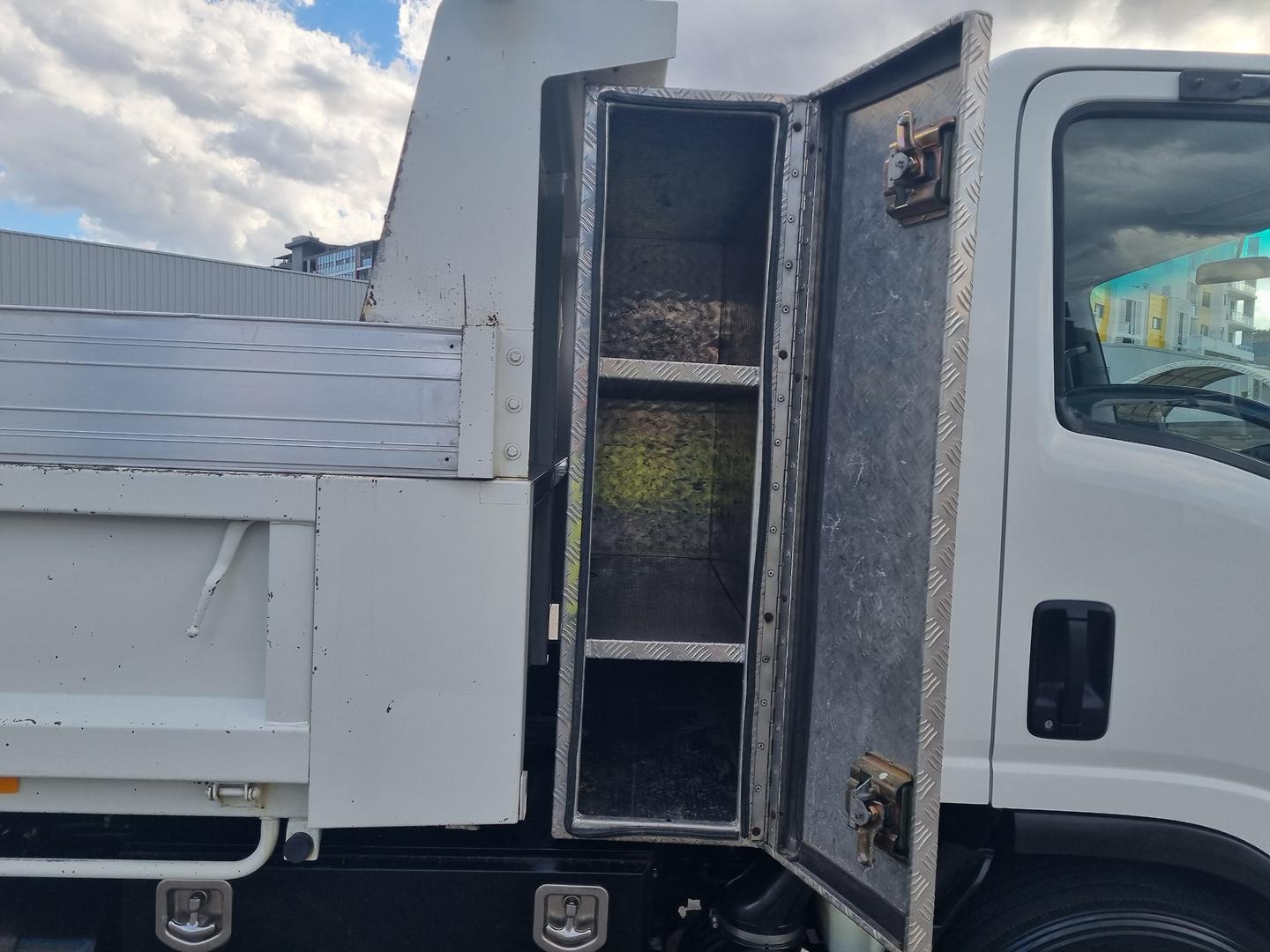 2017 Isuzu N Series NQR 87/80-190 Prem image 14