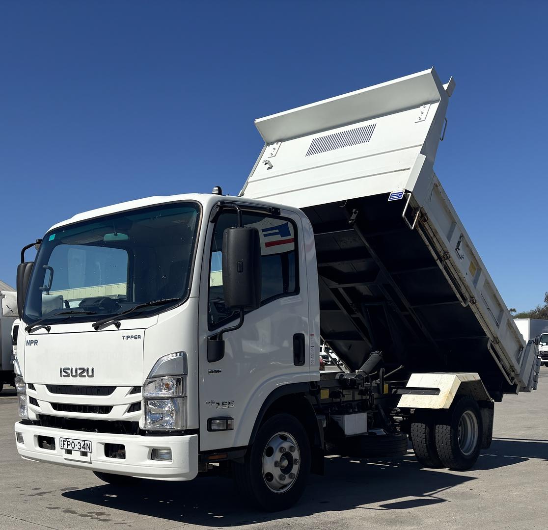 2022 Isuzu N Series NPR 45/55-155 Tipper One Owner image 6