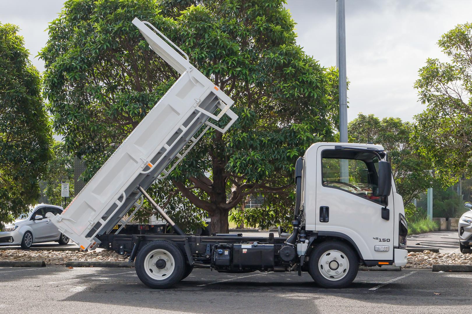 2025 Isuzu N Series NLR 45-150 DT D25 Tipper image 11