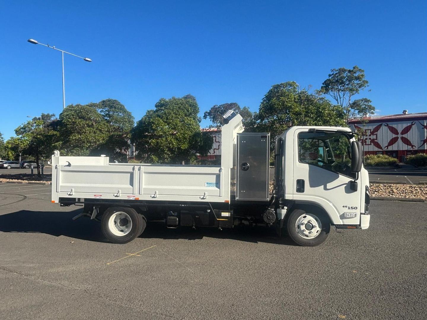 2025 Isuzu N Series NMR 65/45-150 DT D34 image 4