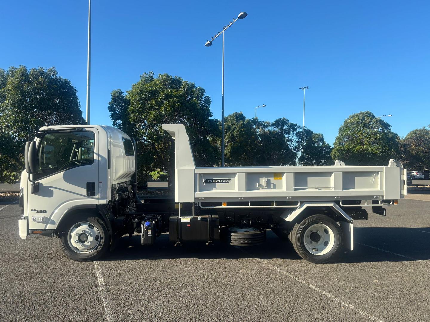 2025 Isuzu N Series NQR 88/80-190 AM D38 Tipper image 6