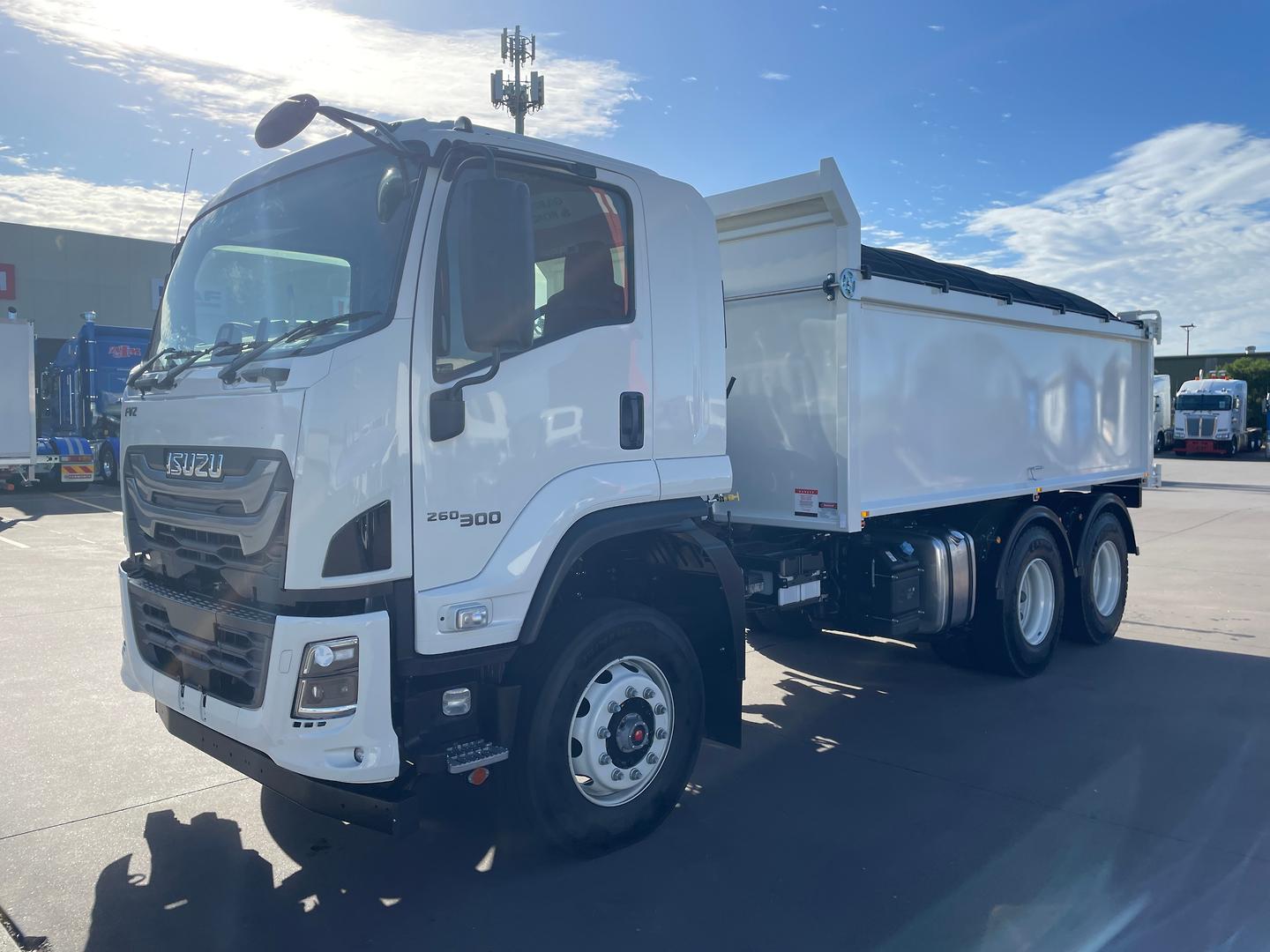 2025 Isuzu F Series FVZ 260-300 AT R46 Custom Tipper image 3
