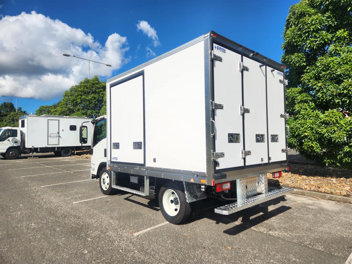 2025 Isuzu N Series NPR 45/65-175 DT D28 4 Pallet Fridge Truck image 4
