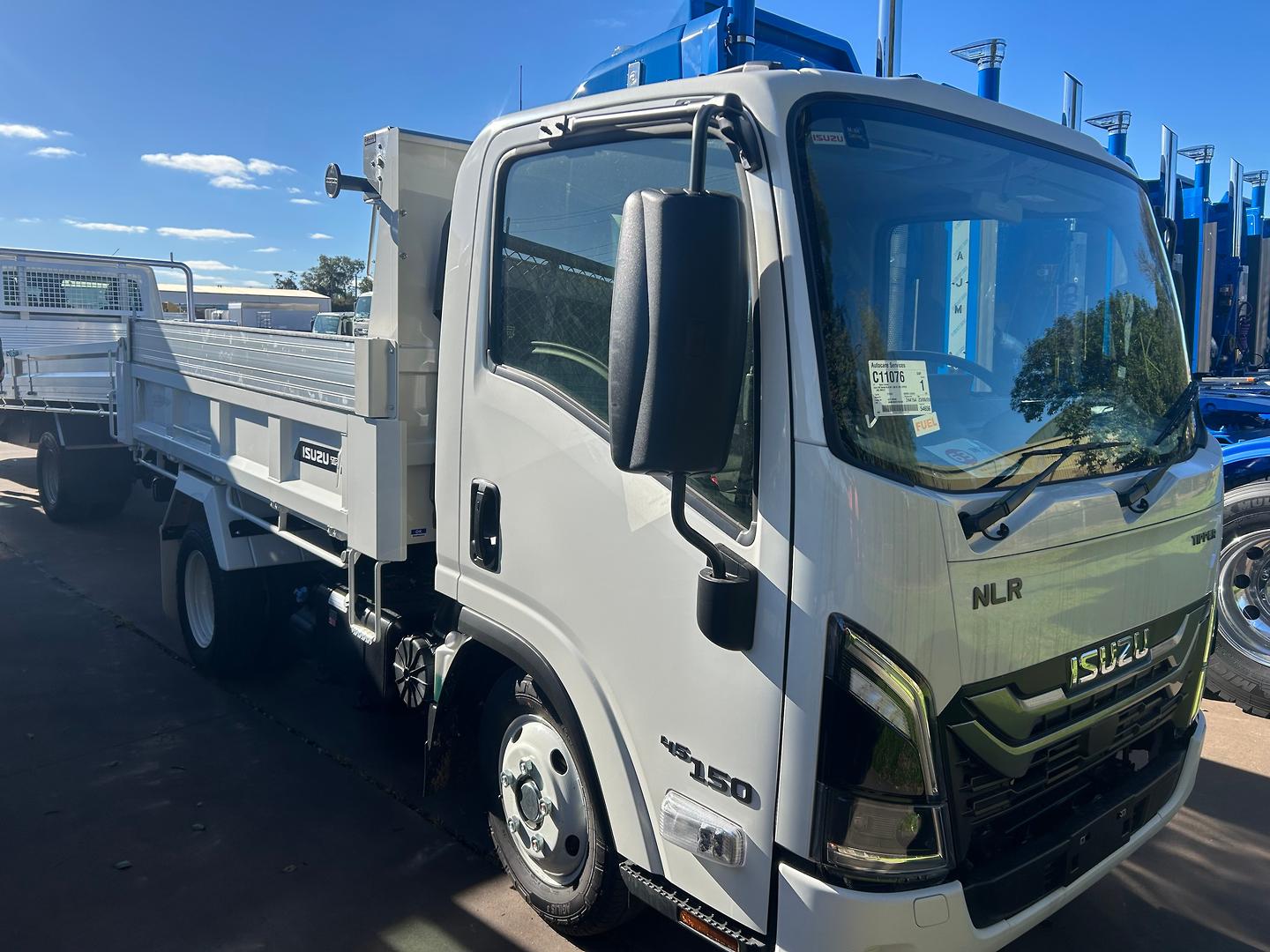 2026 Isuzu N Series NLR 45-150 DT D25 Tipper Tipper image 3