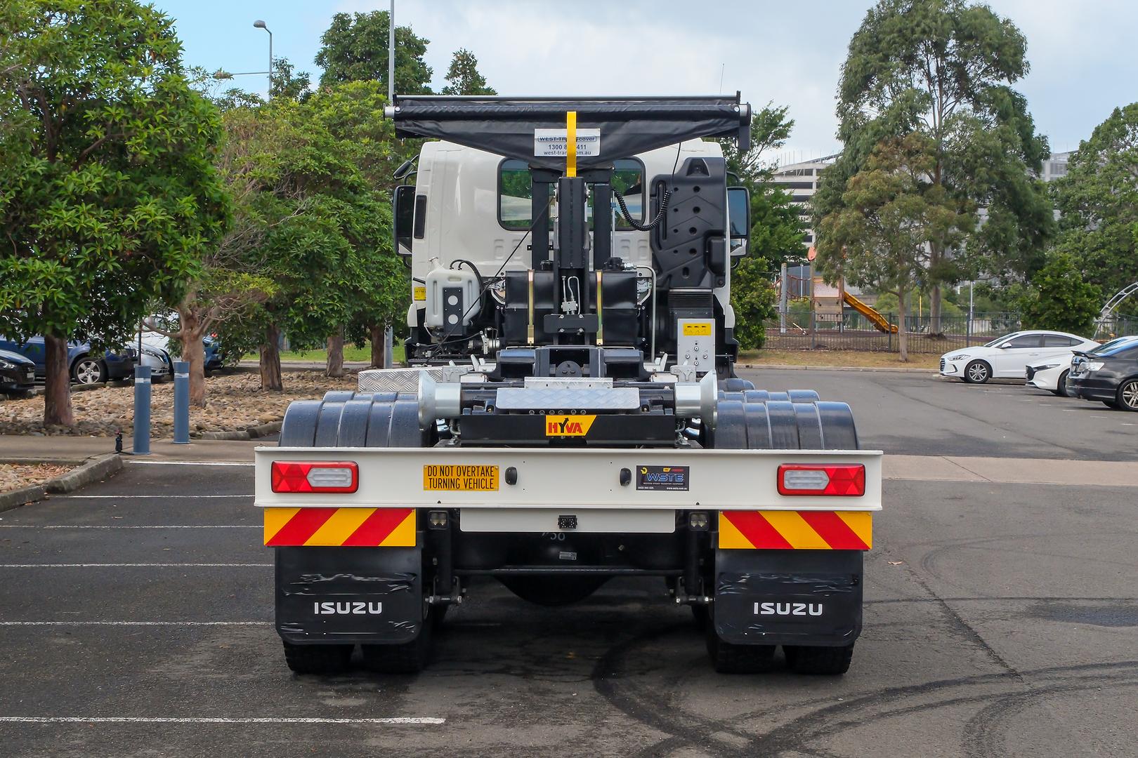 2025 Isuzu F Series FYJ 320-355 AT R60 HYVA Hooklift image 6
