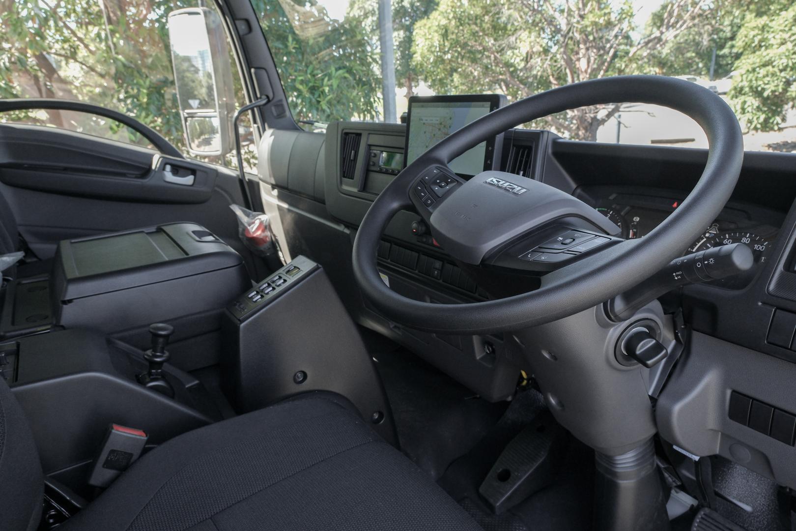 2025 Isuzu F Series FVL 260-300 AT R67 TRS 14 Pallet Fridge Body and Fridge image 6