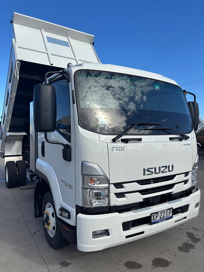 2025 Isuzu F Series FRR110-240 Tipper Low Klms image 12