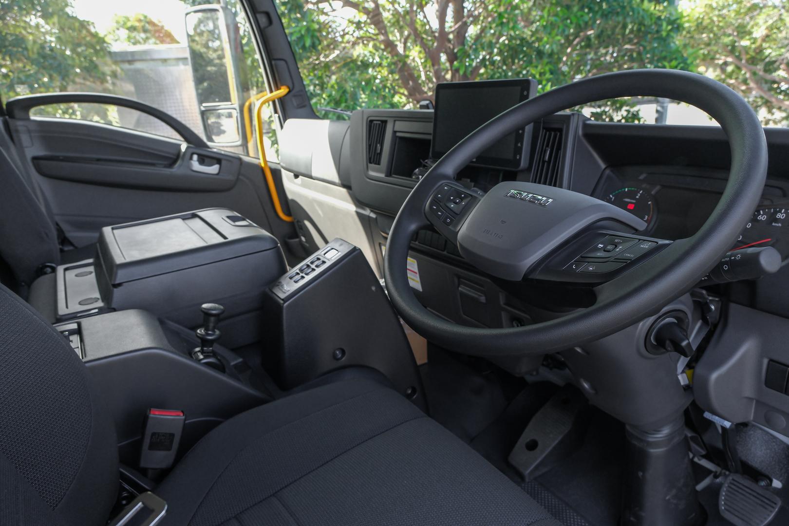 2025 Isuzu F Series FVL 260-300 AT R67 Freightpack image 8