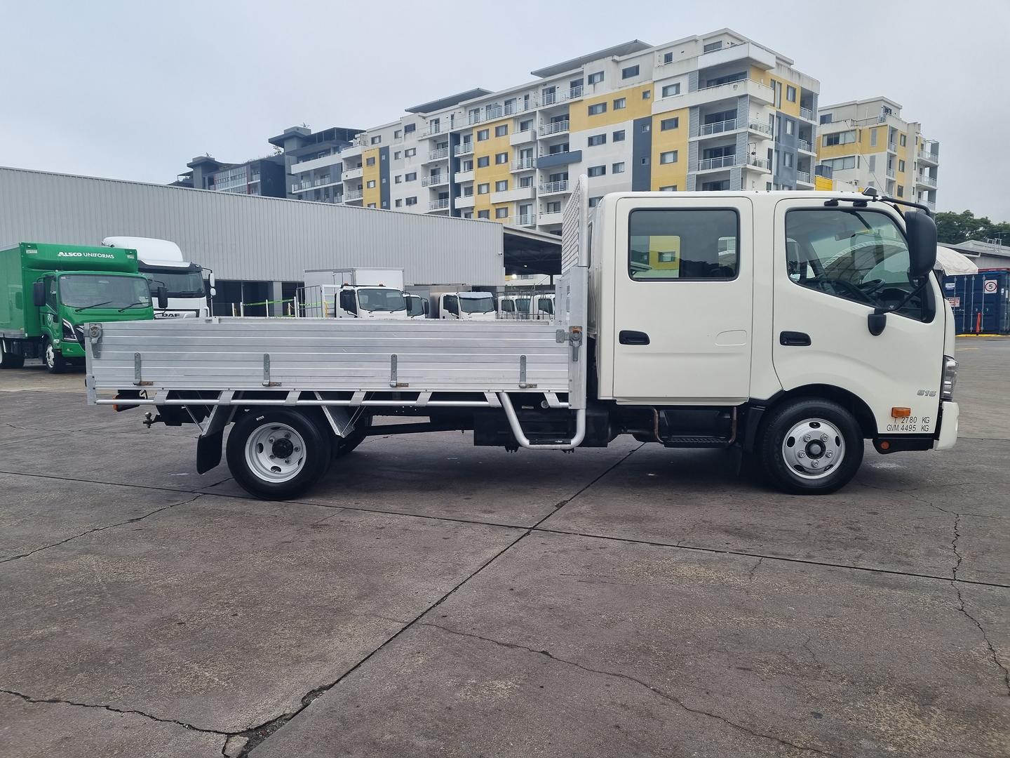 2017 Hino 300 Series 616 image 12