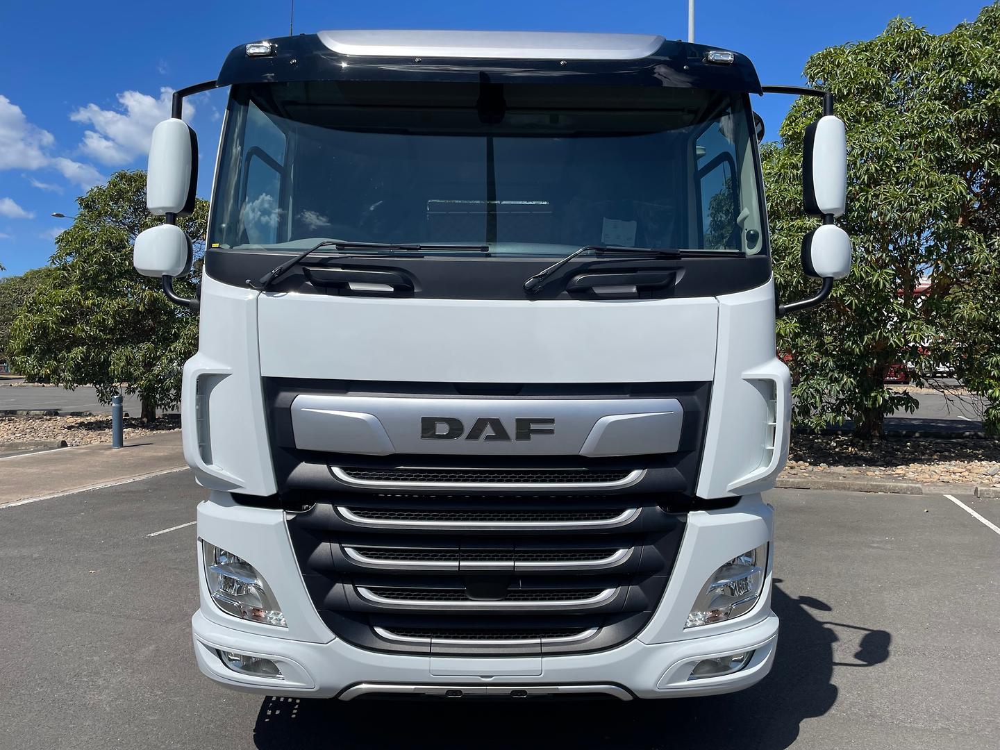 2024 DAF CF 530 FTT image 3