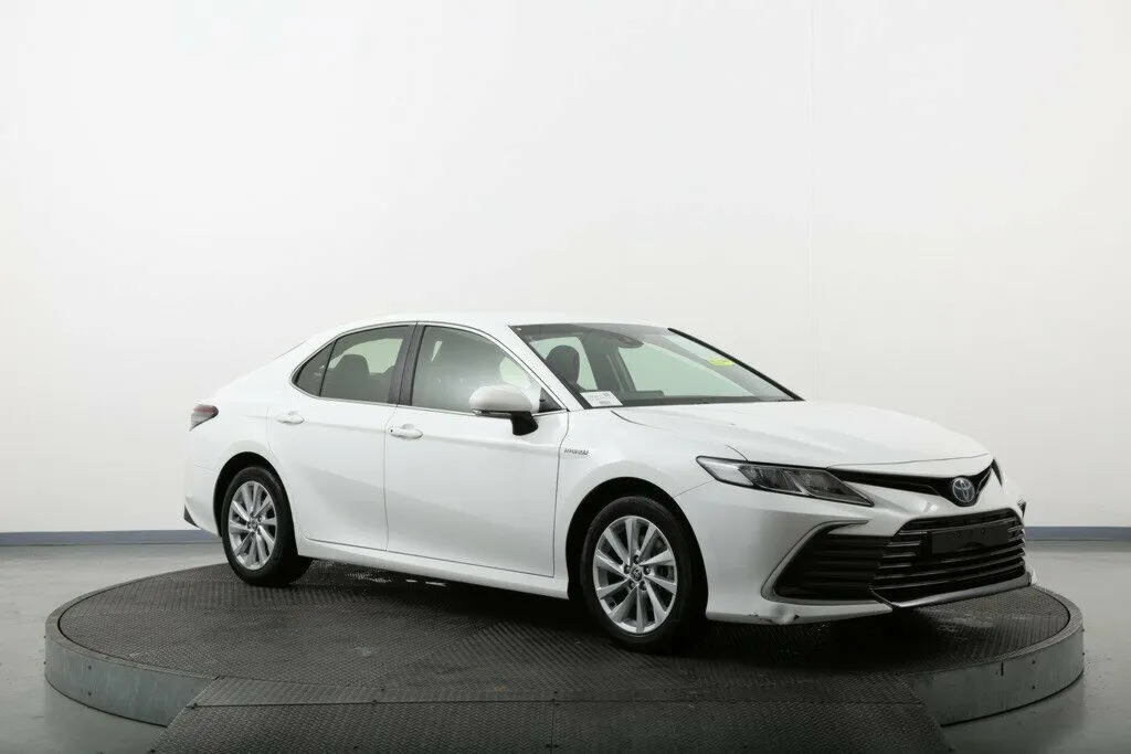 2021 Toyota Camry Ascent (Hybrid)