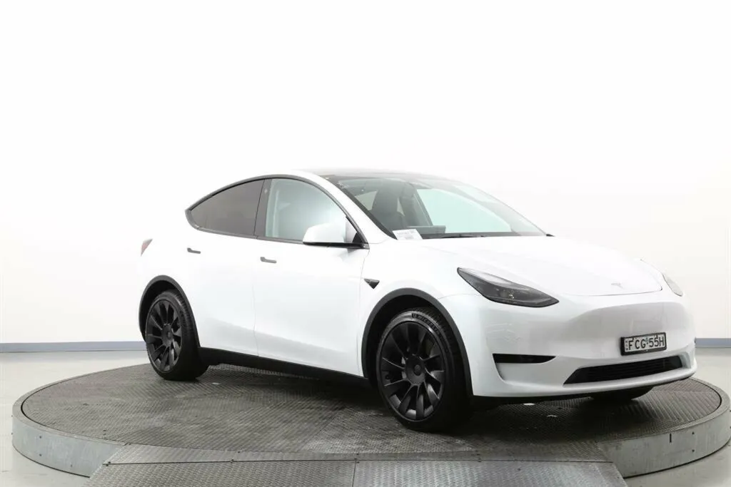 2023 Tesla Model Y Rear-Wheel Drive