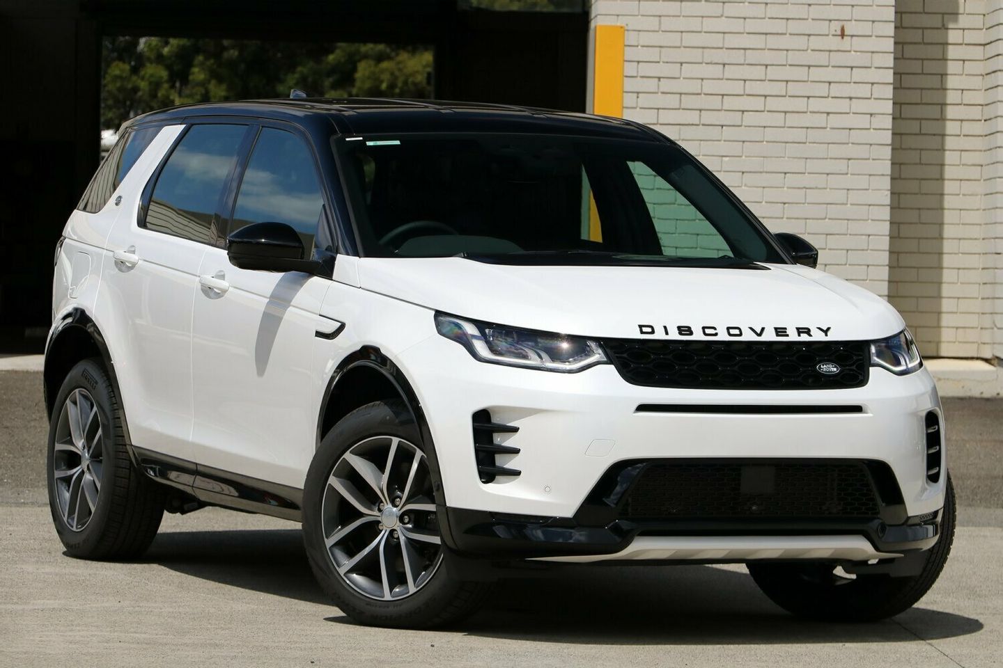 2025 Land Rover Discovery Sport P250 Dynamic SE