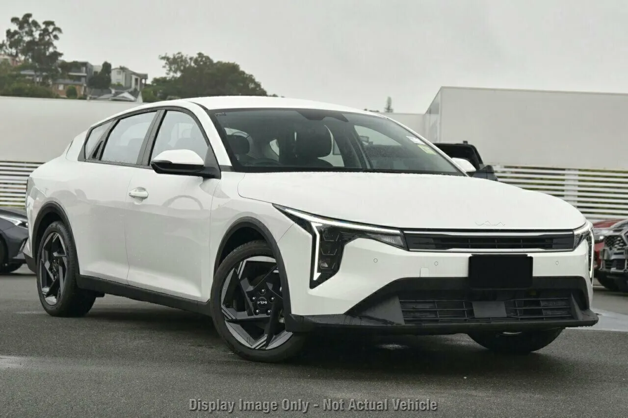 2025 Kia K4 Sport