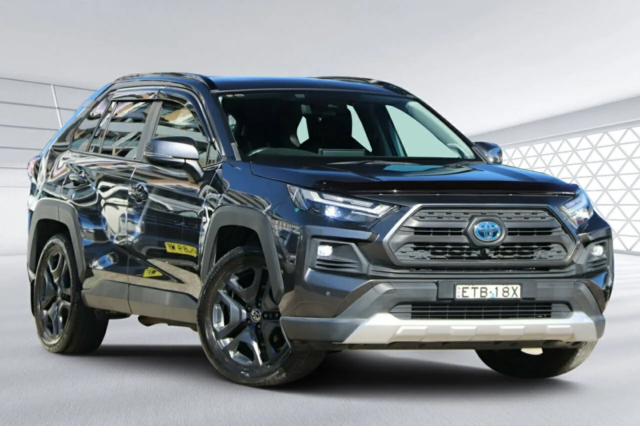2022 Toyota RAV4 Edge eFour