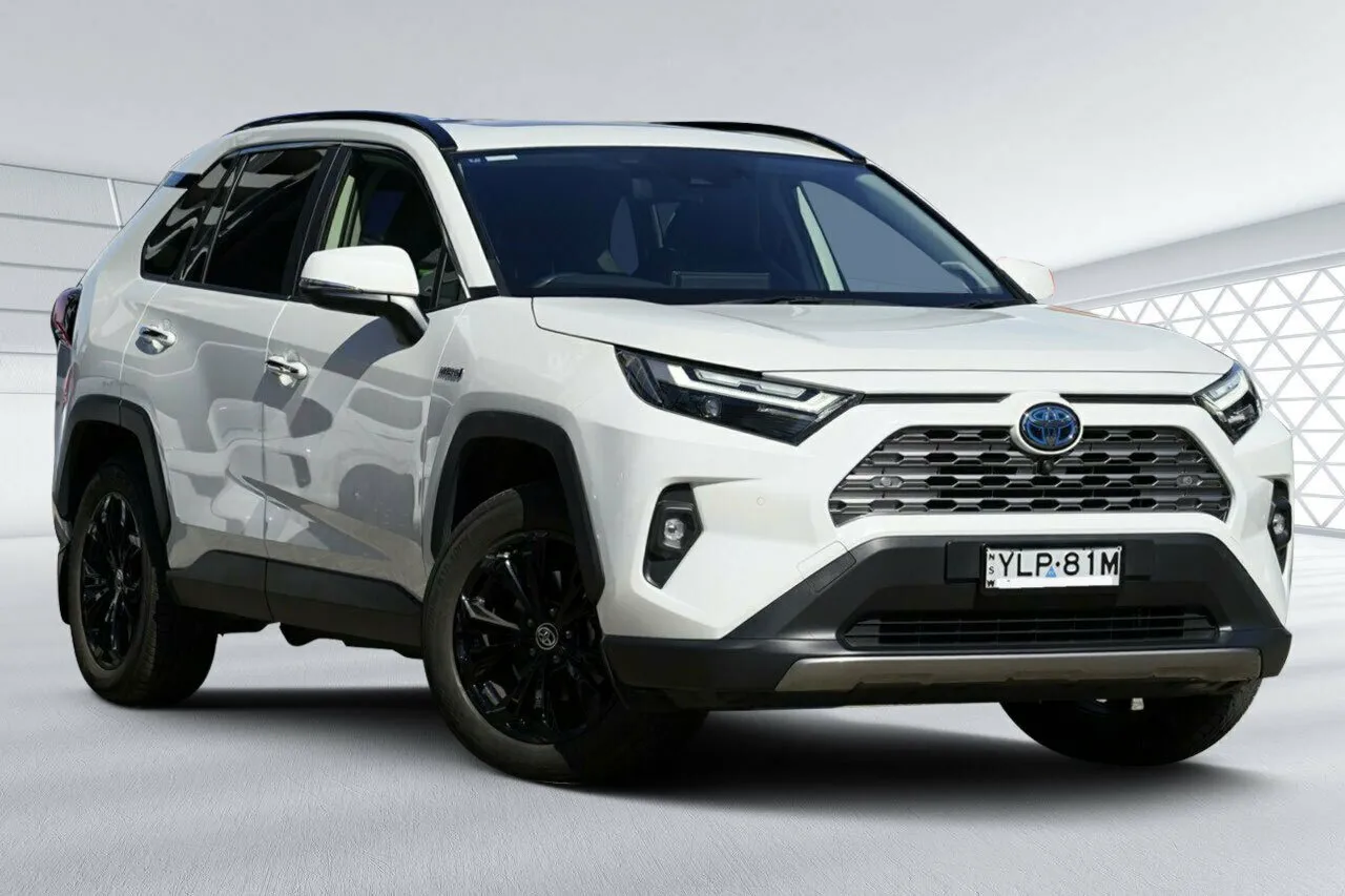 2022 Toyota RAV4 Cruiser eFour