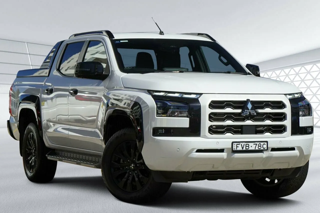 2023 Mitsubishi Triton GSR Pick-up Double Cab 4x4