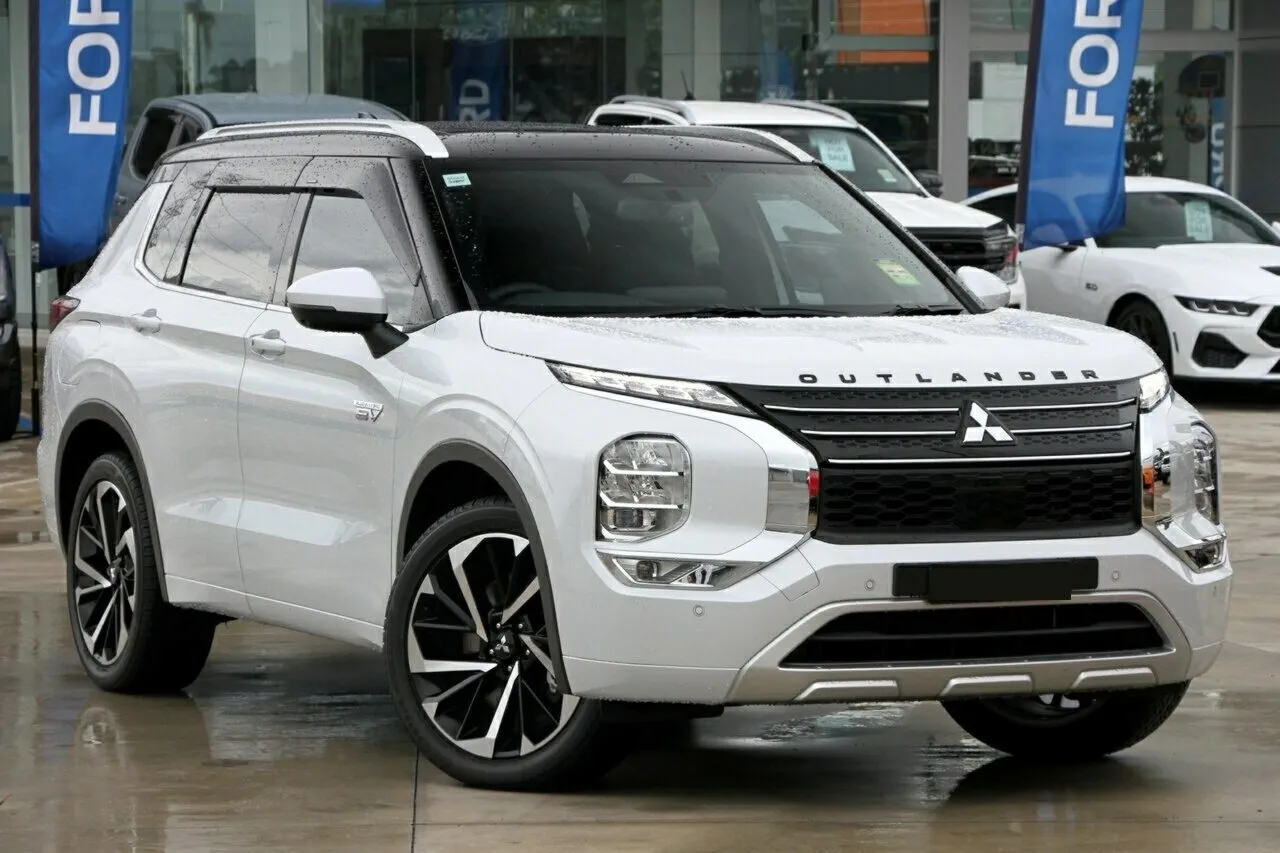 2024 Mitsubishi Outlander PHEV AWD Exceed Tourer