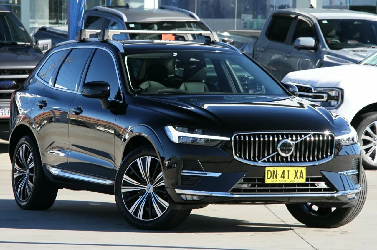 2022 Volvo XC60 Ultimate B5 AWD Bright