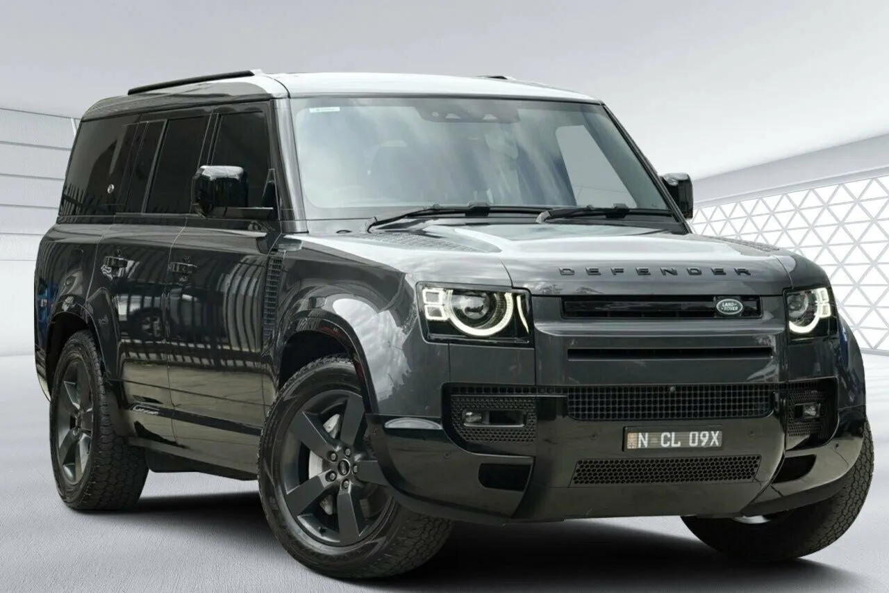 2023 Land Rover Defender 130 D300 AWD X-Dynamic SE