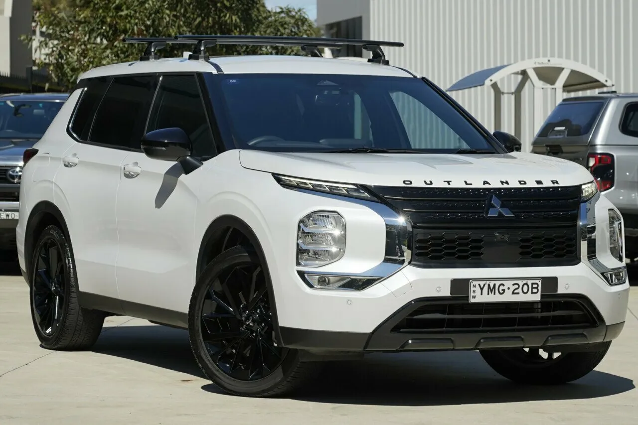 2023 Mitsubishi Outlander LS 2WD