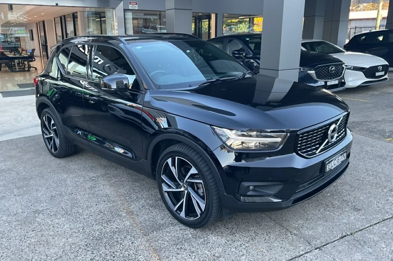 2020 Volvo XC40 T5 AWD R-Design