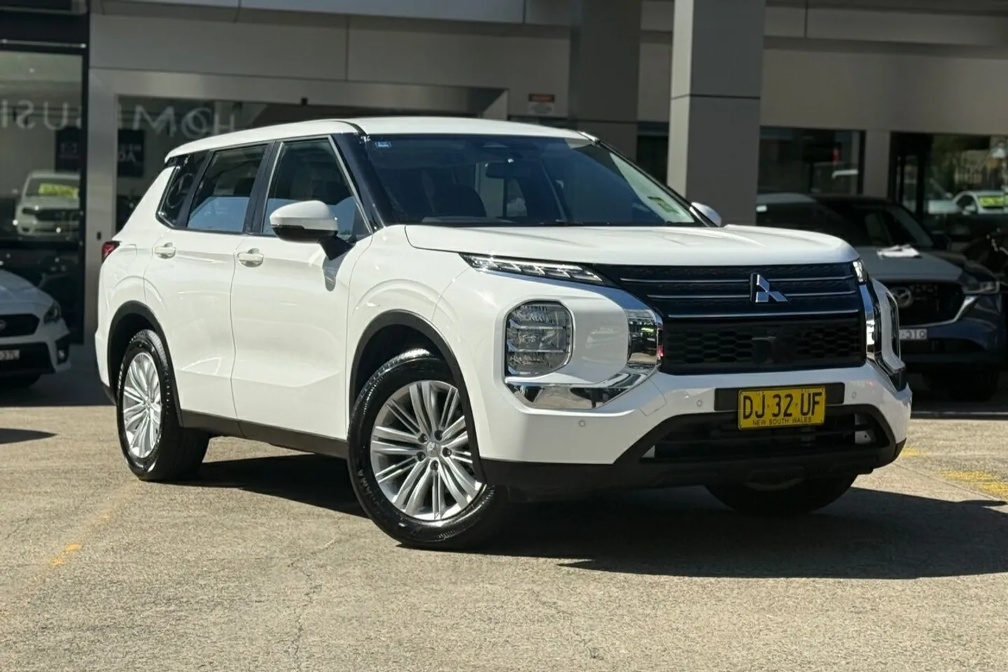 2023 Mitsubishi Outlander ES 2WD
