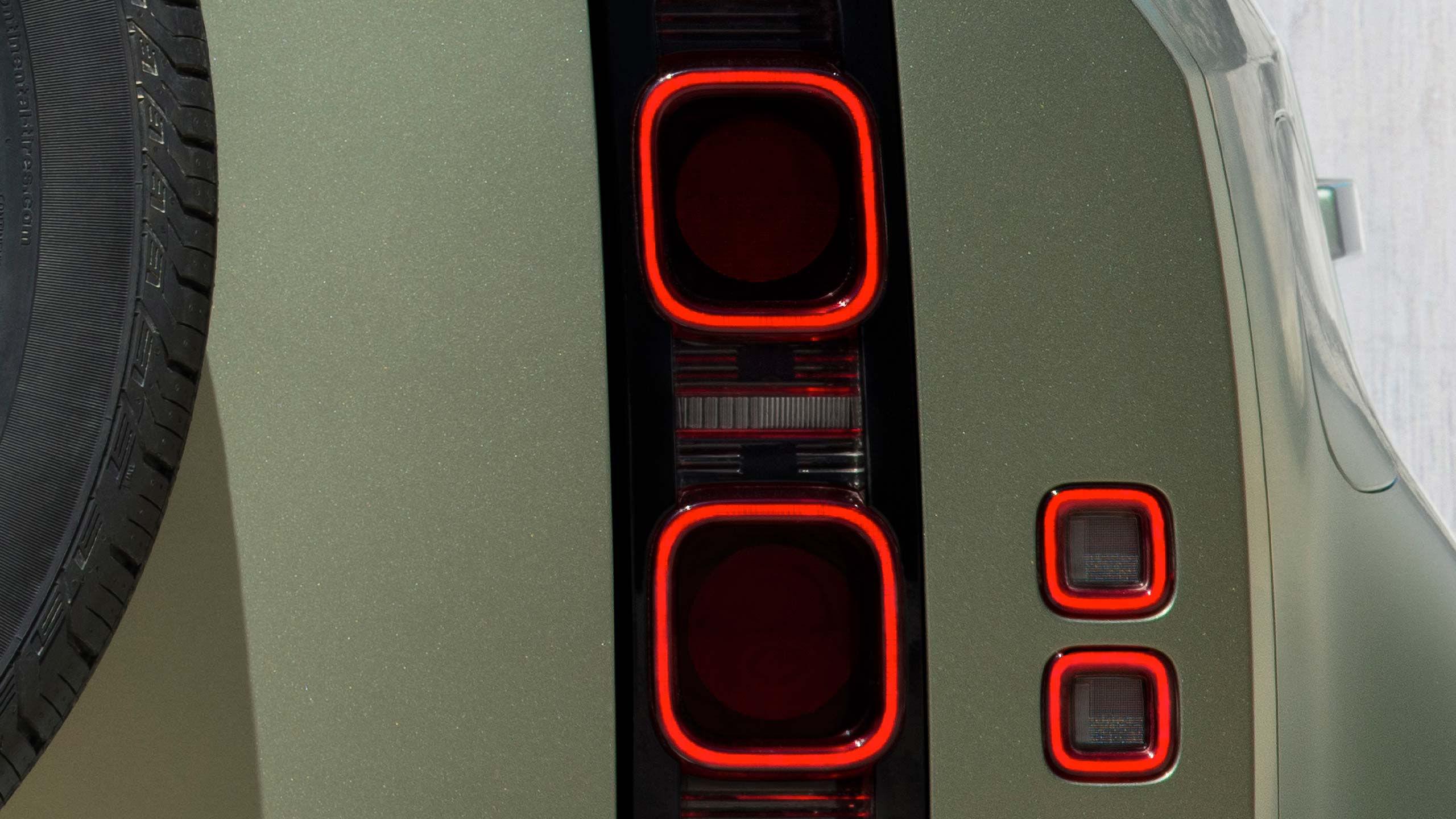 Defender 90 rear brake light detail