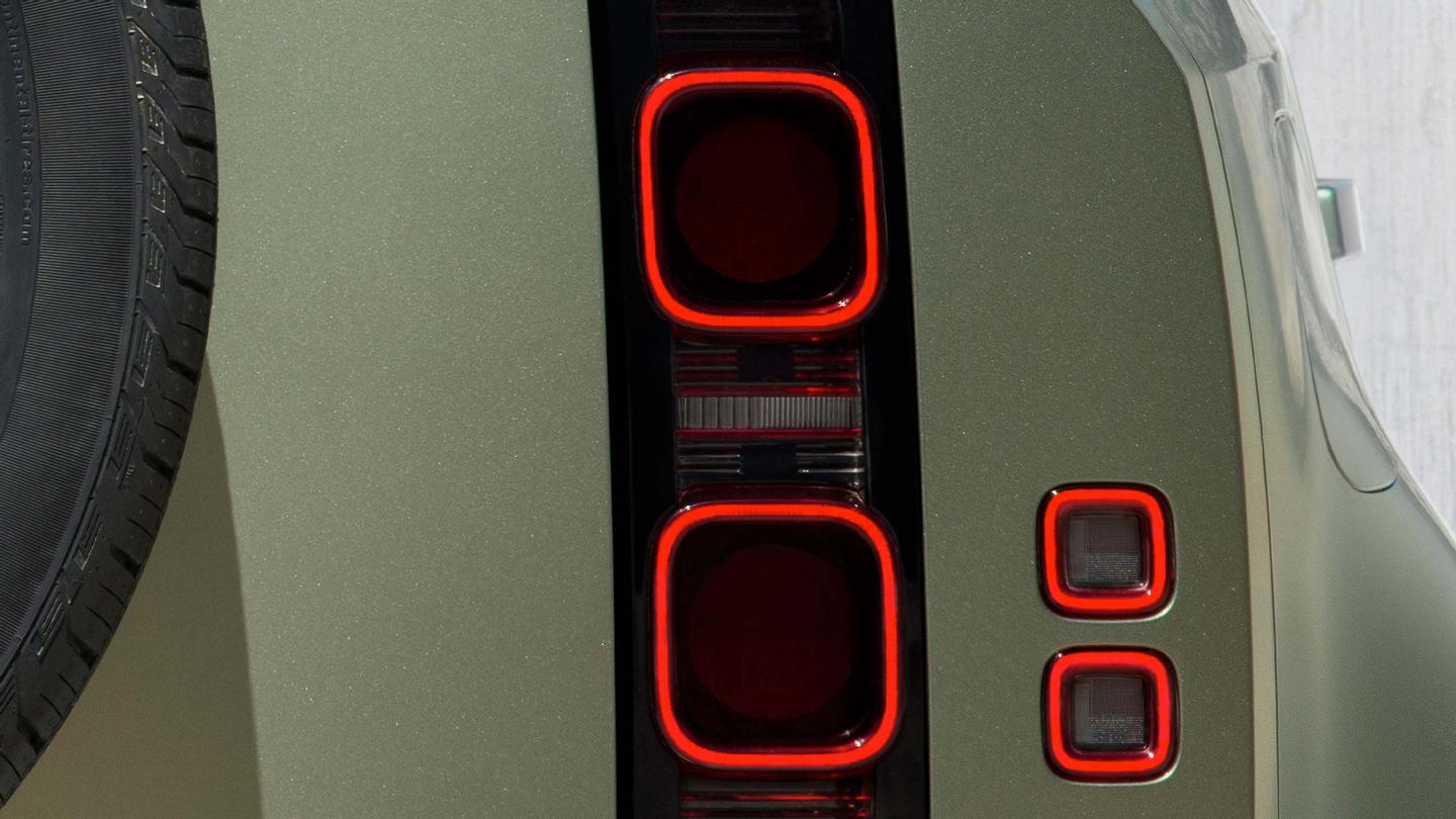 Defender 90 rear brake light detail