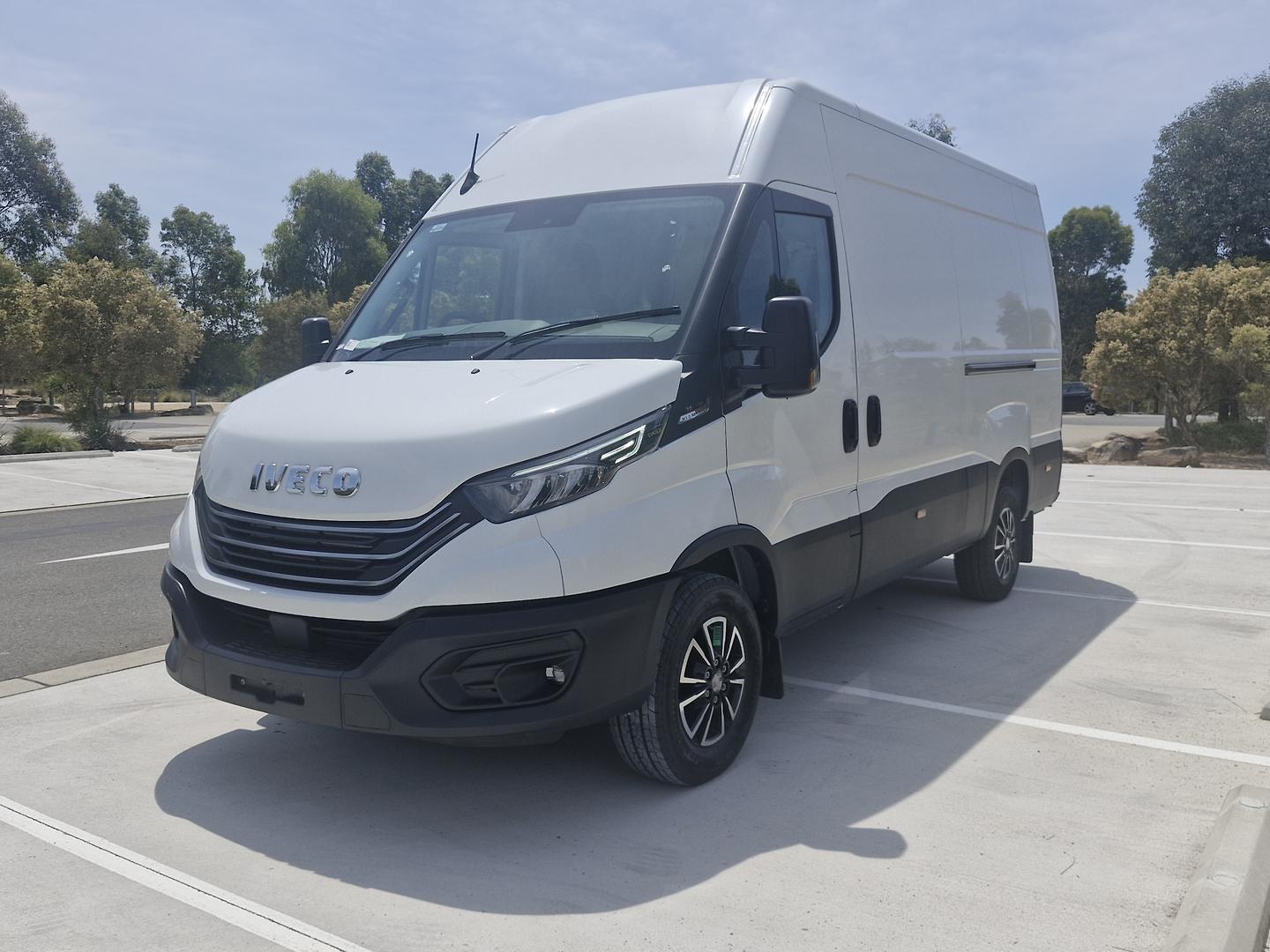 2025 Iveco Daily 35S18V image 3